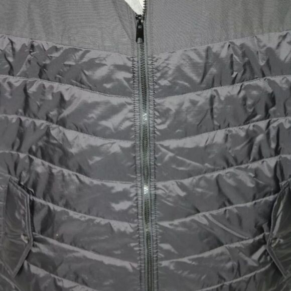 Woolrich Black Quilted 2X Mens Vest EUC - Picture 8 of 9